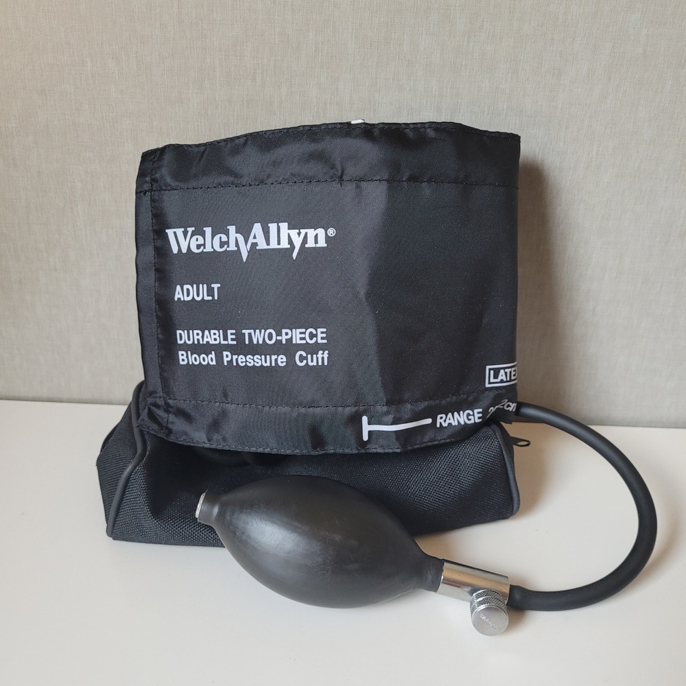 Welch Allyn Blood Pressure Cuff Adult 29-42cm Black Manual Sphygmomanometer Set